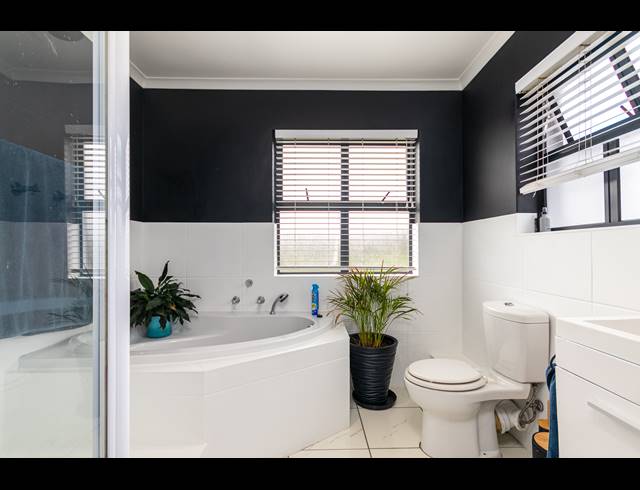 3 BEDROOM FREESTANDING FOR SALE IN ATLANTIC BEACH GOLF ESTATE